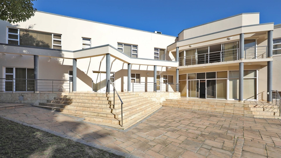 5 Bedroom Property for Sale in Plattekloof Western Cape